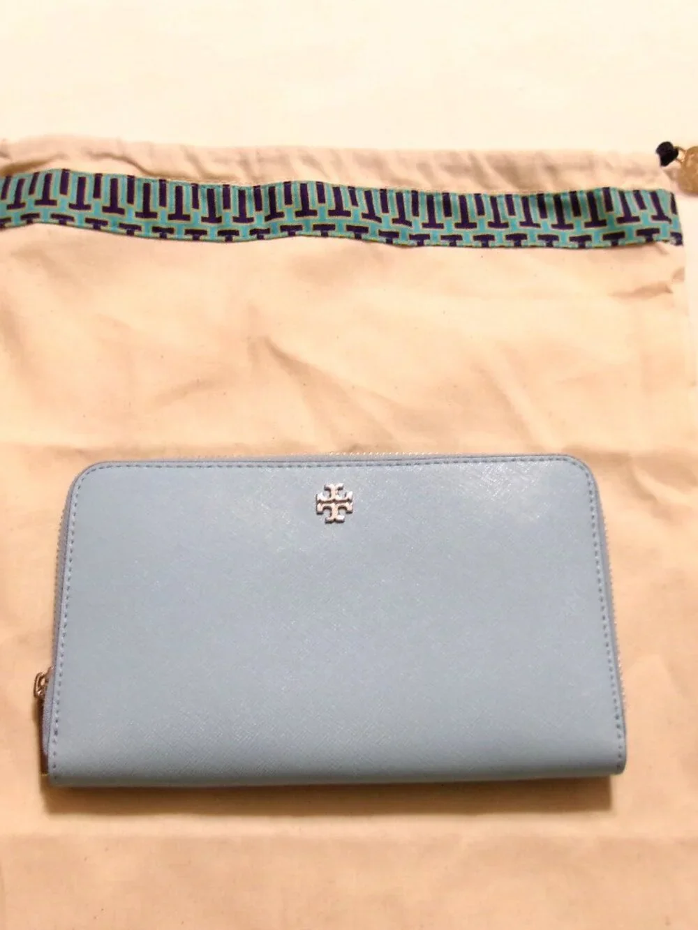 TORY BURCH Blue Zip-Around Wallet Excellent Condition